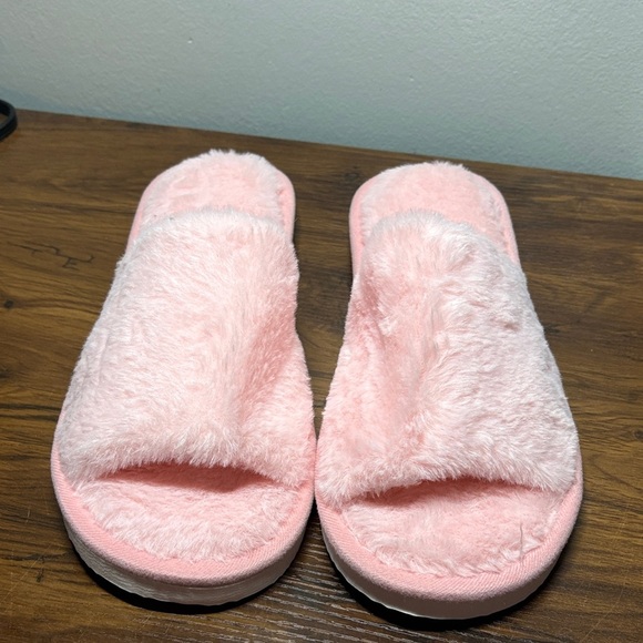 Fluffy Pink Slippers - Picture 1 of 4